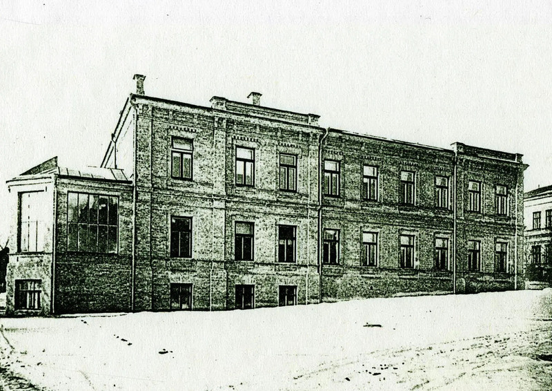 Old photo of the building, early XX century