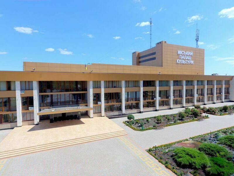 Building before the war, 2021