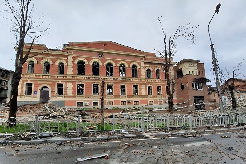 Damaged building in 2022